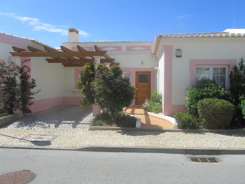 Stunning 3 Bed Villa With Pool- Golf Beach 부덴스 외부 사진