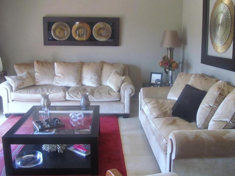 Stunning 3 Bed Villa With Pool- Golf Beach 부덴스 외부 사진